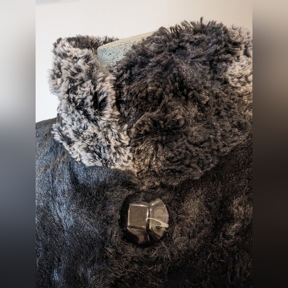NOVELTI Black Modacrylic Luxury Cuddly Soft Faux Fur Coat. Size 5/6 - Picture 3 of 13